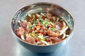 ขนมจีนไหหลำแบบน้ำ (ใส่เนื้อ)